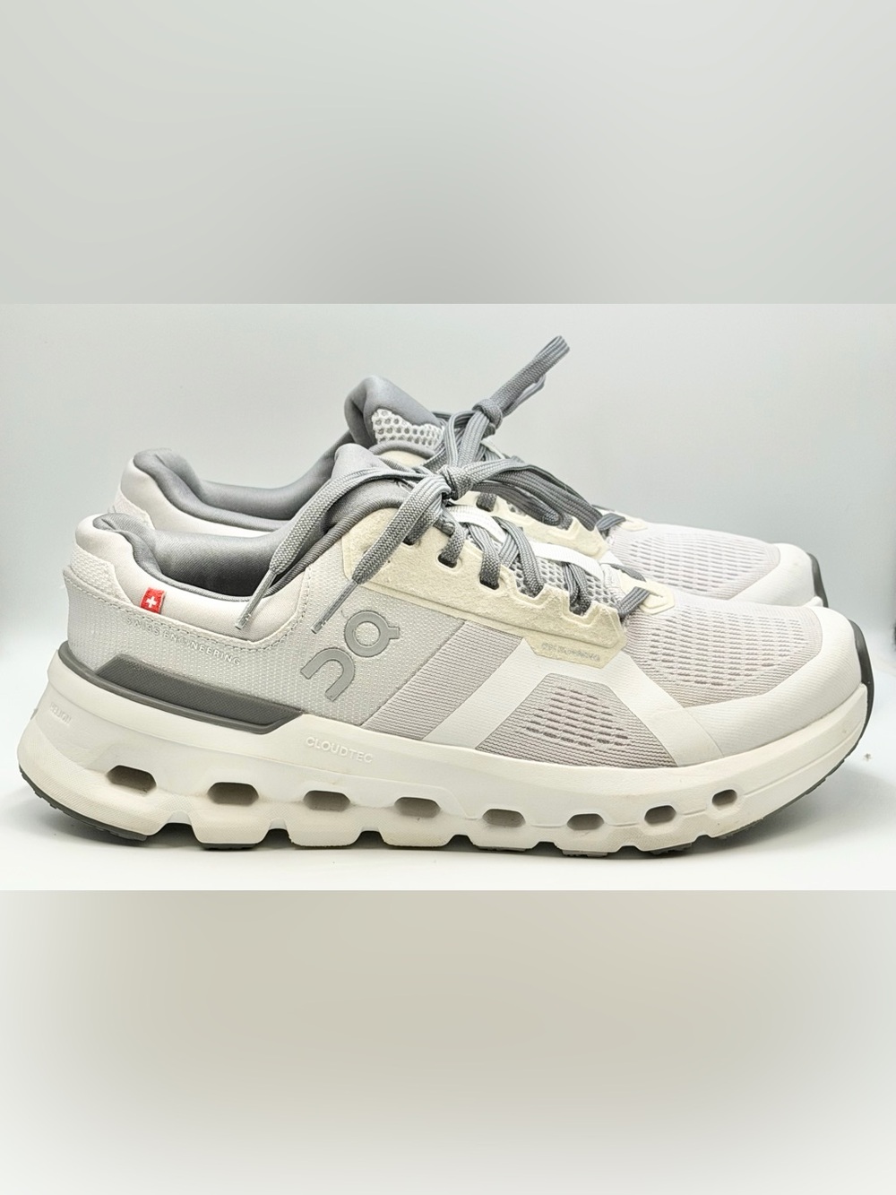 On Cloudrunner 2 Women’s Size 7 Sneakers Light Gray and Cream